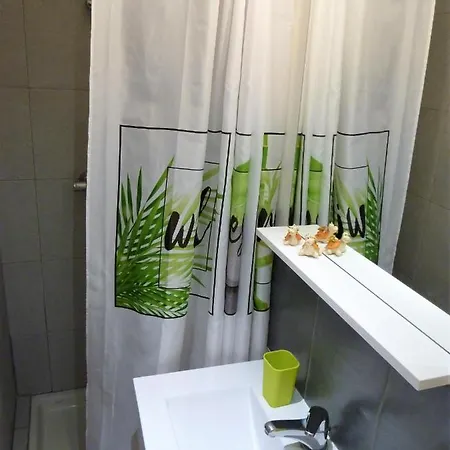 A 2 Minutes De La Plage Apartment *