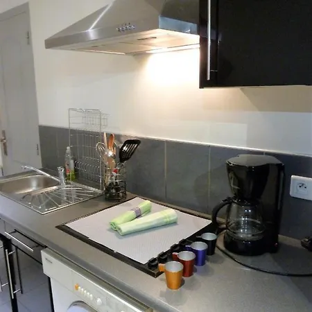 A 2 Minutes De La Plage Apartment Menton